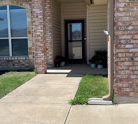 2nd image of 106 W Little Dipper Dr