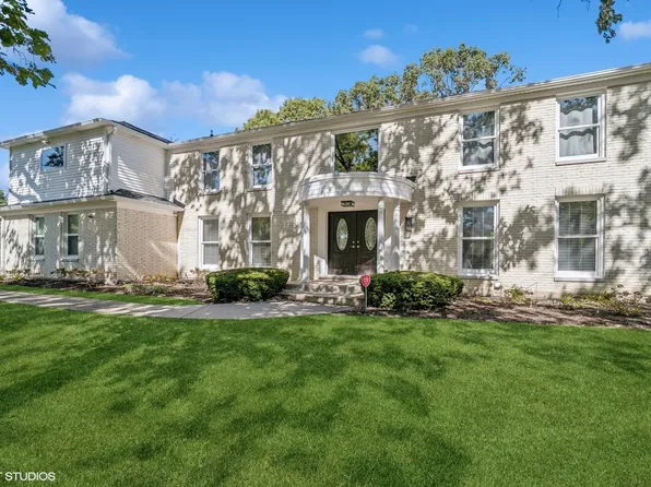 48 Berkshire Ln, Lincolnshire, IL 60069