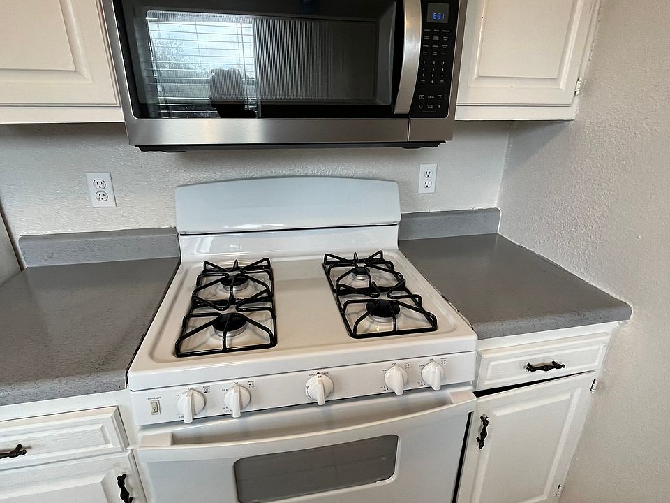 1st image of 327 Sunrise Ave APT 8