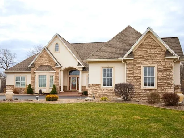 27 Bellaqua Estates Ct, Rochester, NY 14624