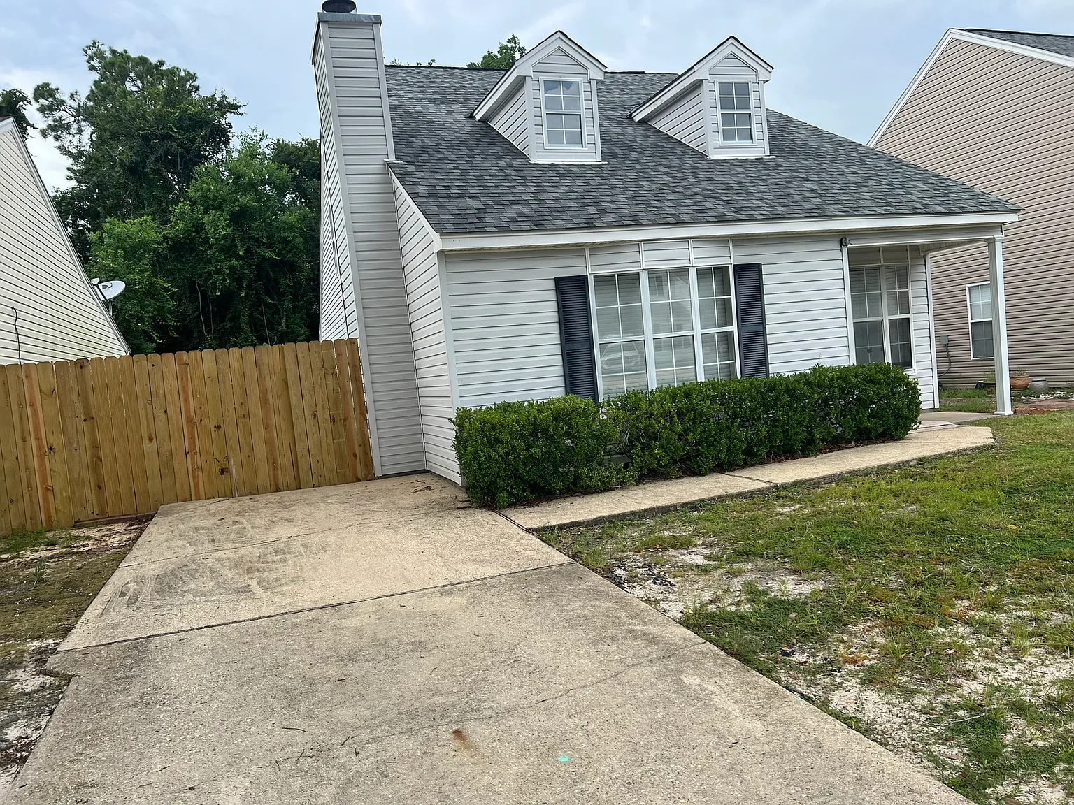 2366 Trafalgar Dr — Photo 3