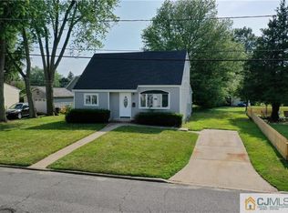 3 Susan Ln, East Brunswick, NJ 08816