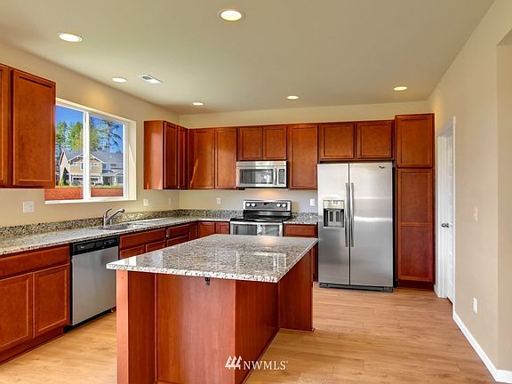 2nd image of 126 Pickford Place SW