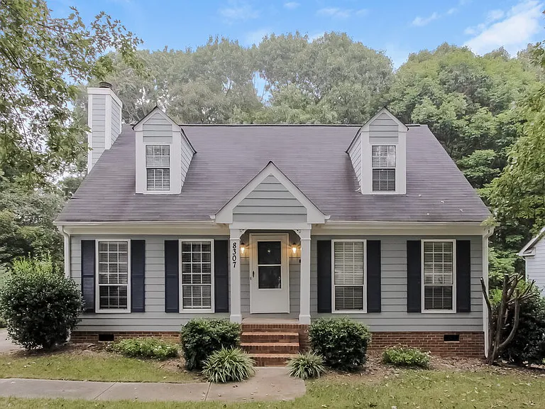 8307 Houndstooth Dr — Photo 1