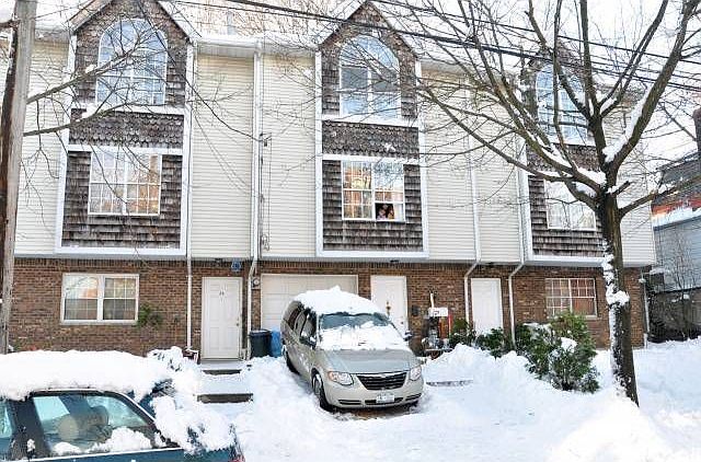 1st image of 28 Carroll Pl