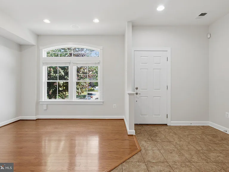 3589 Katherine Way — Photo 8