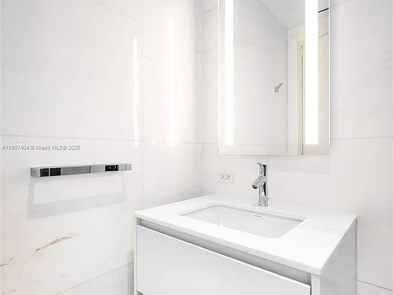 300 Biscayne Boulevard Way #3509 — Photo 9