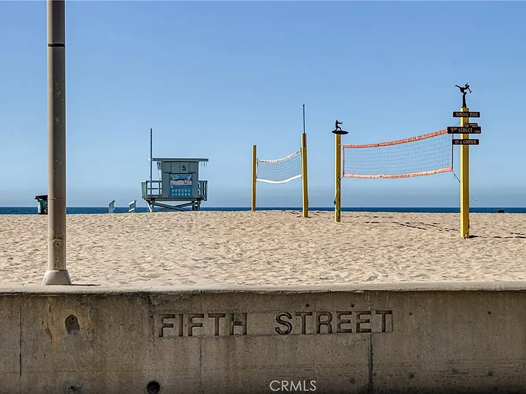 532 The Strand — Photo 2