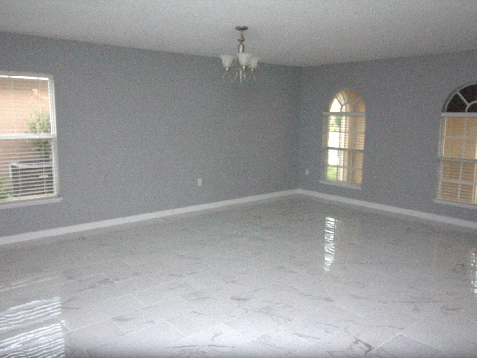 4 bed, 2.5 bath, 3160 sqft, $737 — Photo 4