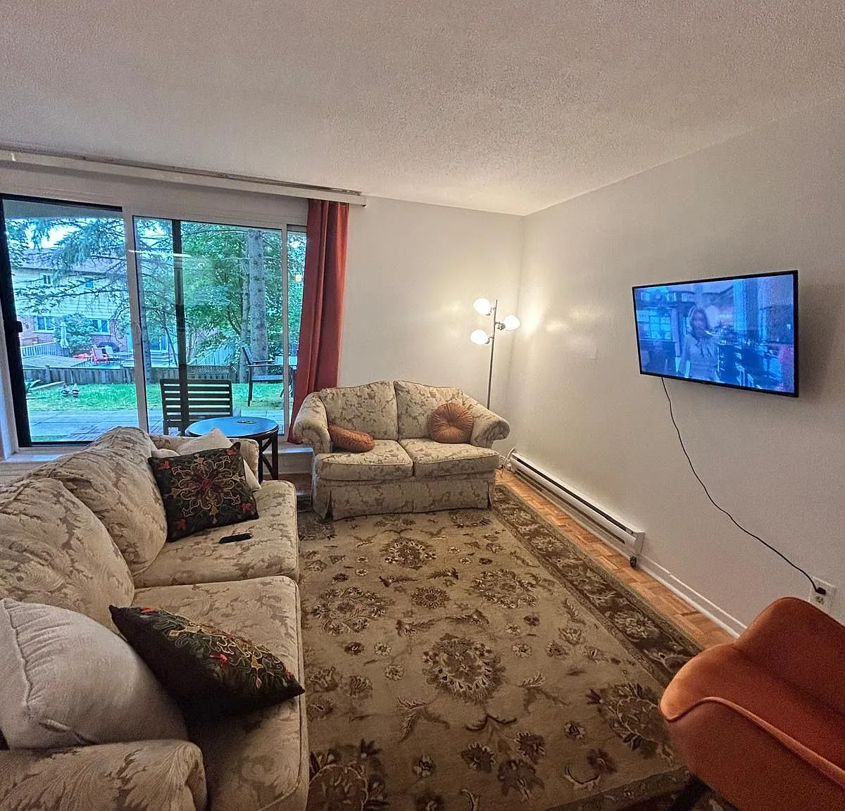 3 bed, $2,900 — Photo 2