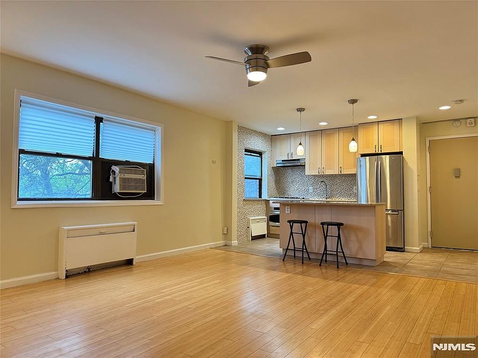 1st image of 3001 Edwin Ave APT 4A