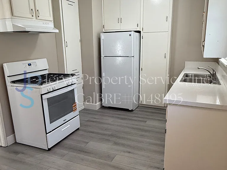 6017 Pine Ave #C — Photo 5