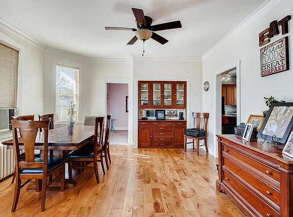 3rd image of 2826 Edgington St