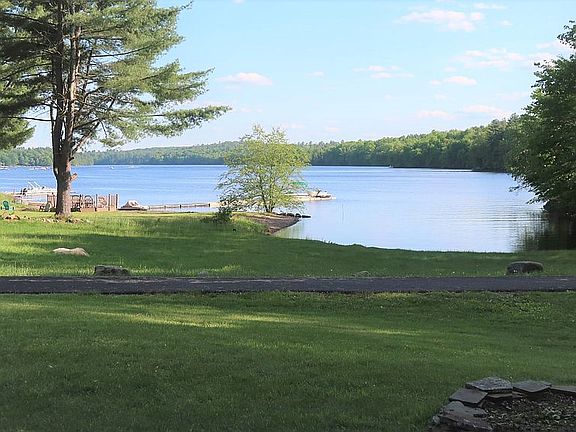 3rd image of 147 Lake Shore Dr