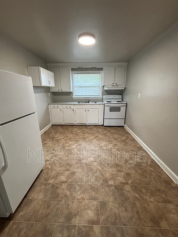2 bed, 1.0 bath, 875 sqft, $1,195 — Photo 2