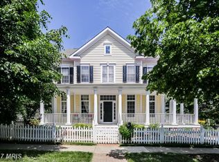 401 Saddle Ridge Ln, Rockville, MD 20850