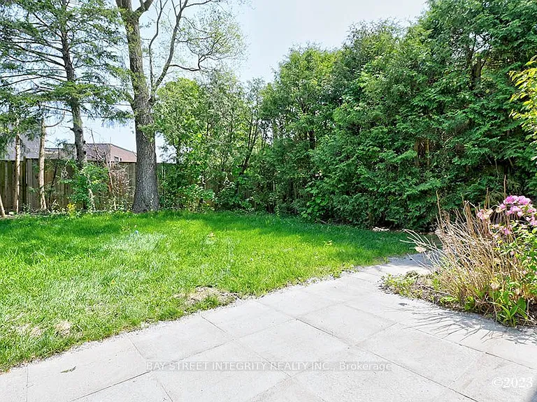 27 Heathview Ave #LOWER — Photo 14