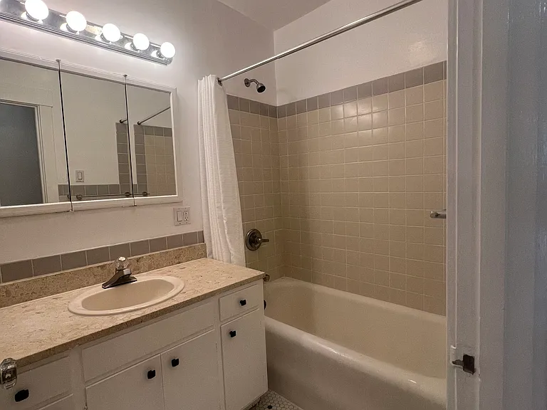 22 Alvarado St — Photo 14