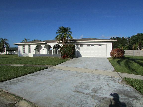 2nd image of 634 SW Bolin Court