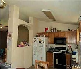 5th image of 709 Los Altos Dr