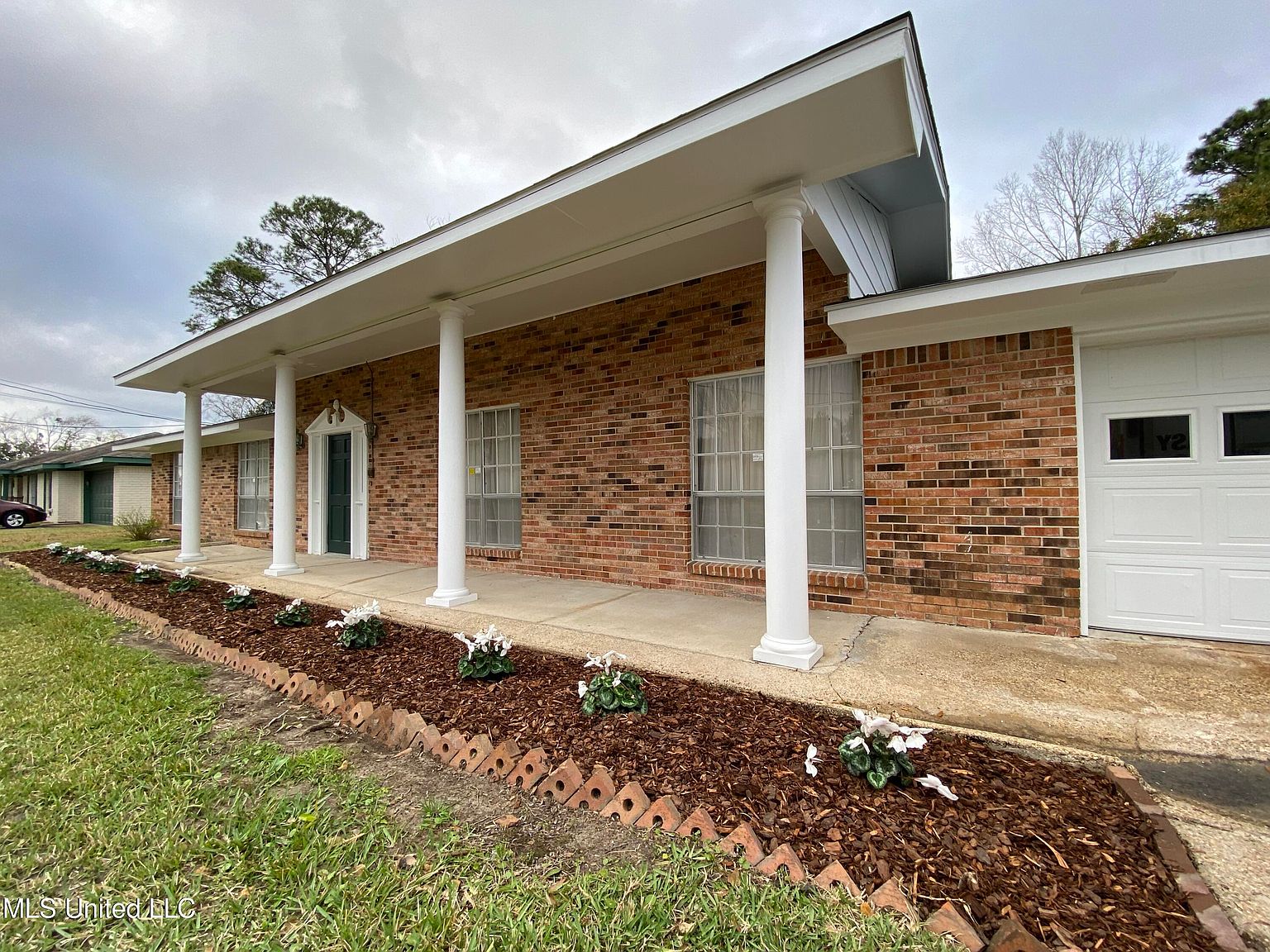 2398 Sunkist Country Club Rd, Biloxi, MS 39532 Zillow