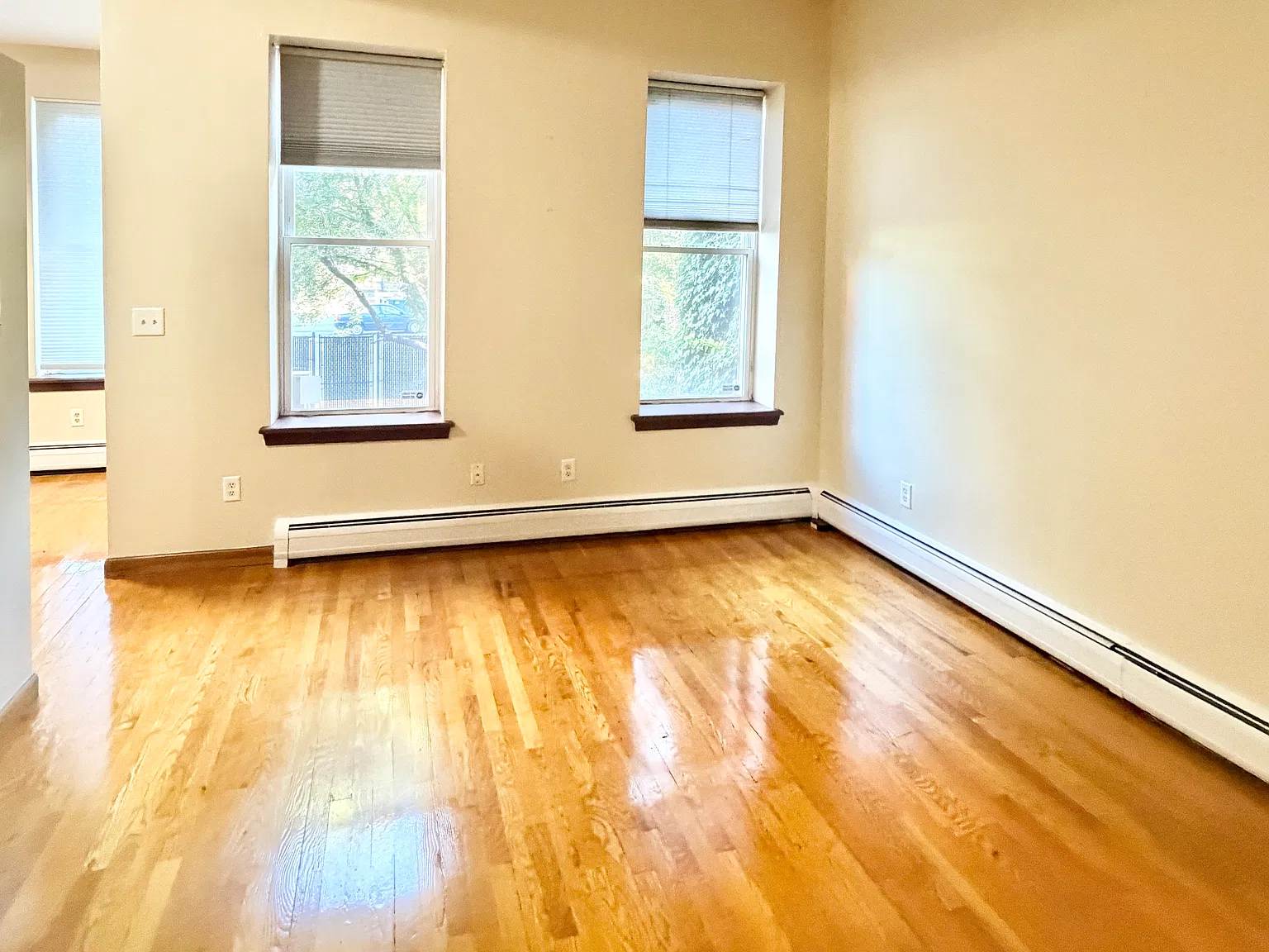 1 bed, 1.5 bath, 1200 sqft, $1,750 — Photo 2