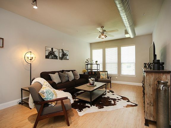 5th image of 4920 Magnolia Cove Dr #8303