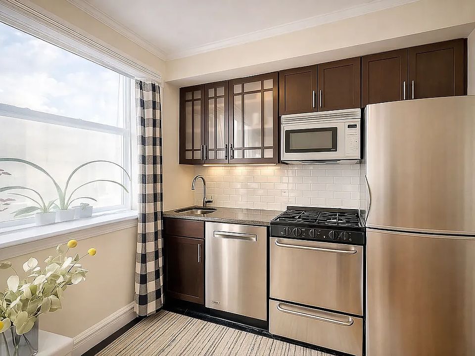 1st image of 420 E 89th St APT 3A