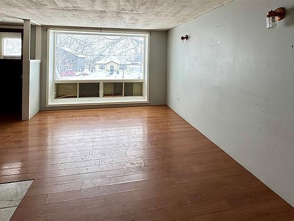 4th image of 13 Middle Road