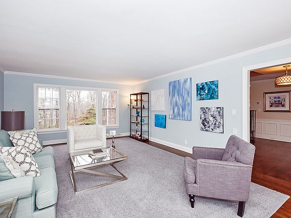 4th image of 7 Glen Ln