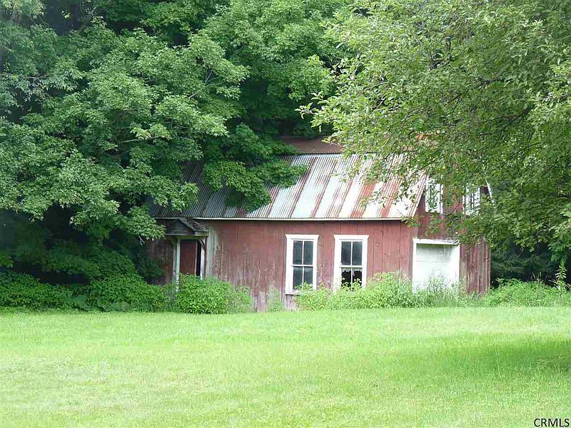 5th image of 104 TREVET Road