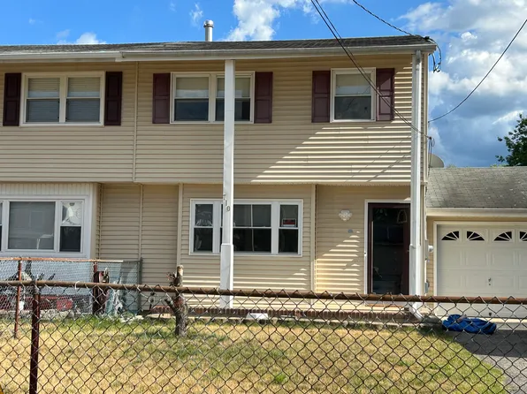 710 Maple St, Lakehurst, NJ 08733