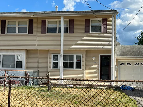 710 Maple St Photo 1