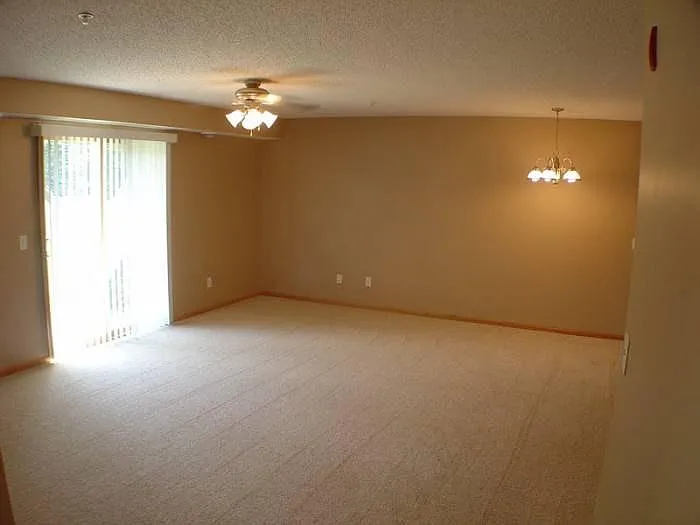 3 bed, 1400 sqft, $1,900 — Photo 4