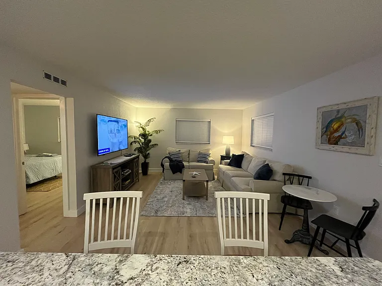 299 E Central Blvd #3 — Photo 8