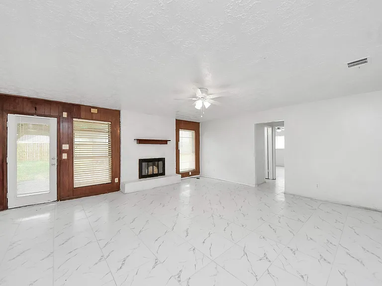 9131 Rentur Dr — Photo 6