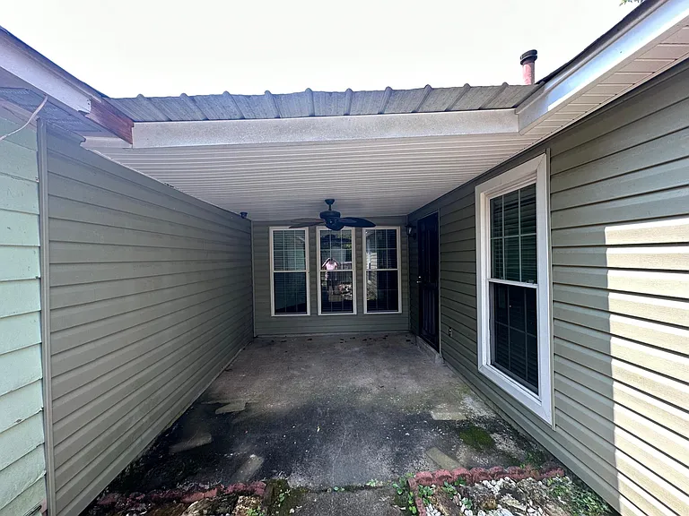 568 Hollow Wood Rd — Photo 12