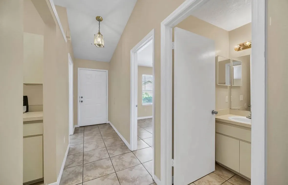 2 bed, 1066 sqft, $1,400 — Photo 2