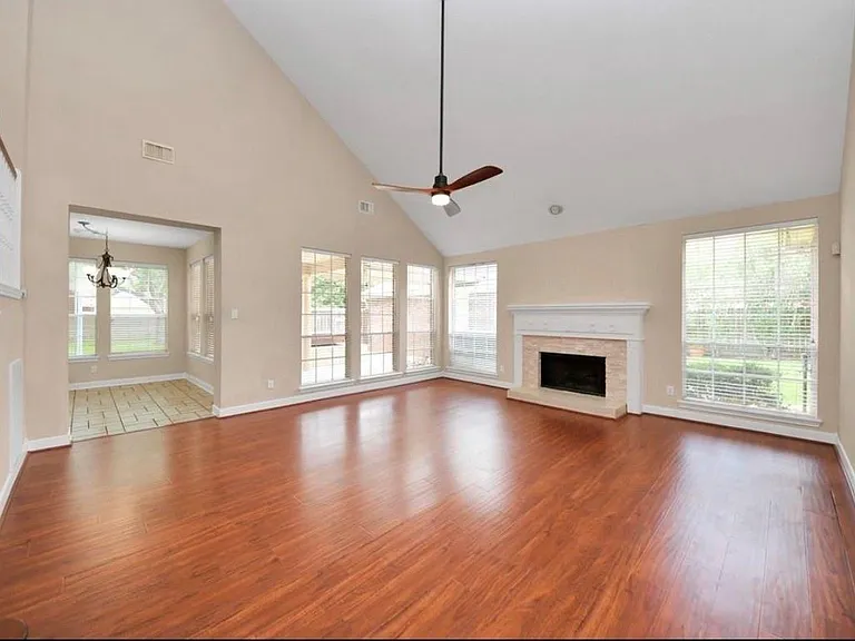1003 Clarenda Falls Dr — Photo 16