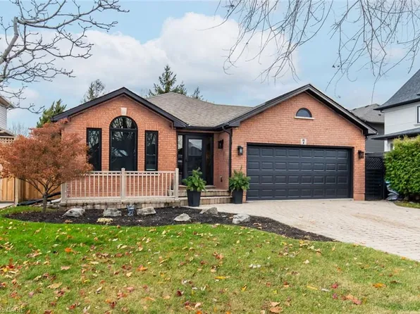 7 Waterside Dr, Hamilton, ON L8E 5T9