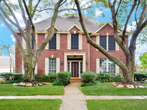 1811 Sugar Crossing Dr, Sugar Land, TX 77478