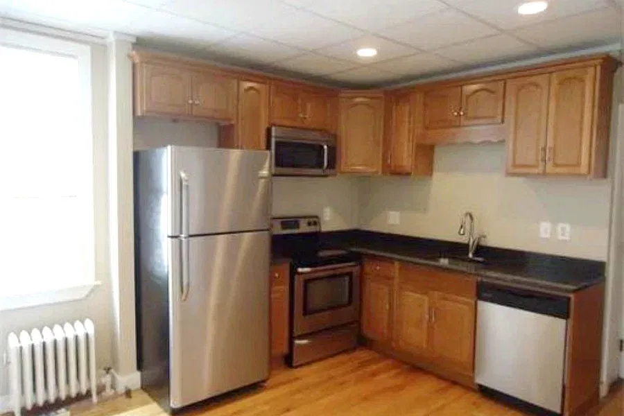 5 bed, 1500 sqft, $3,375 — Photo 2