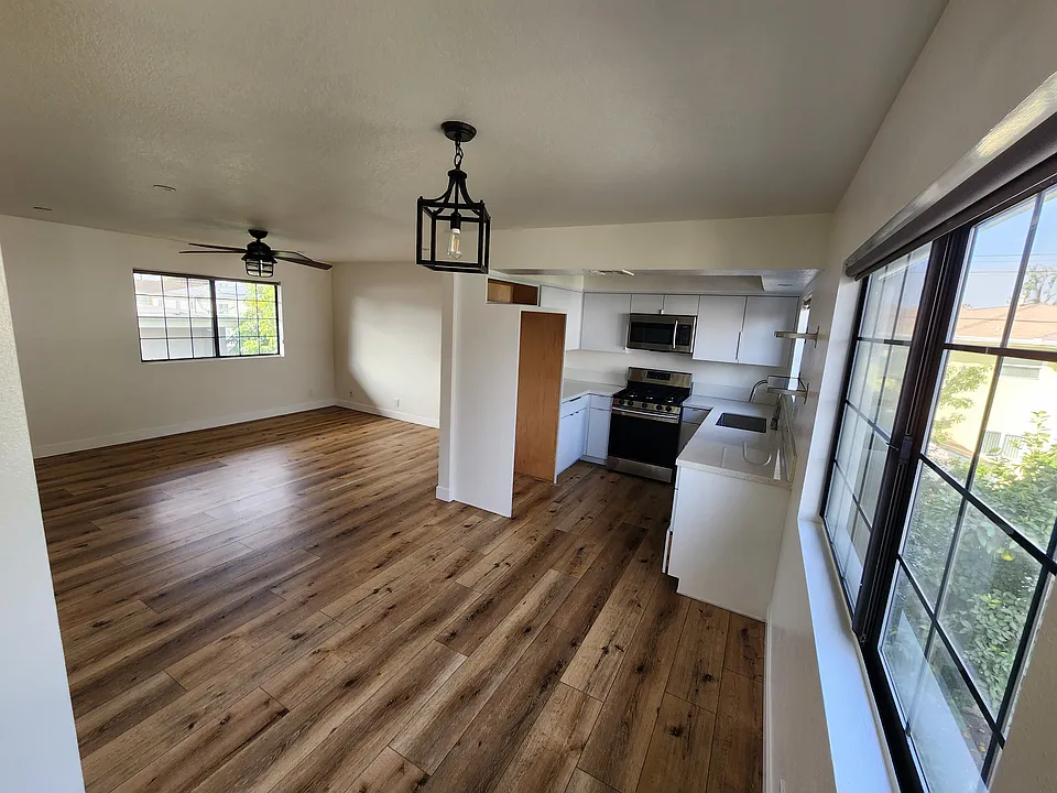 157 W Ash Ave #E