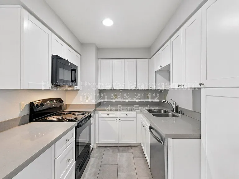 1005 E 8th St #2007 — Photo 13