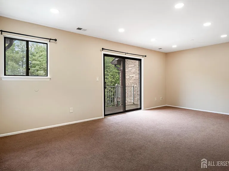 4410 Birchwood Ct — Photo 4