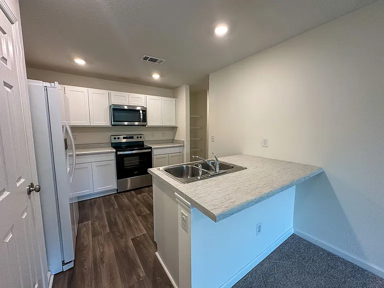 8727 Schooner Ln — Photo 4