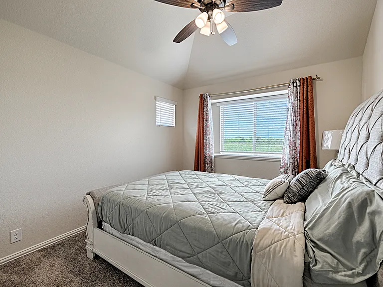 1721 Maplewood Dr — Photo 23