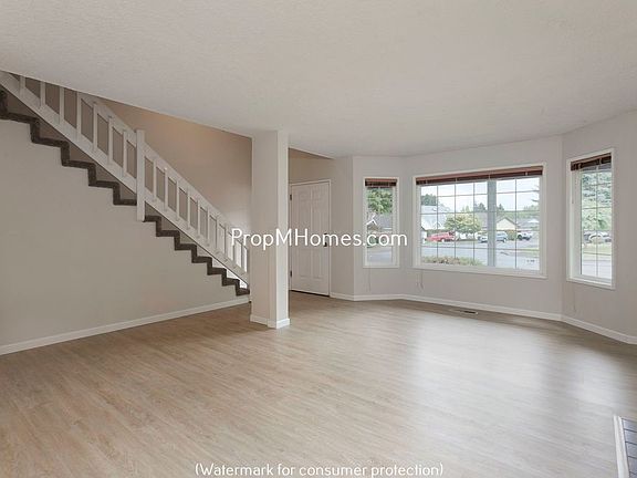 4th image of 13420 SW Brittany Dr