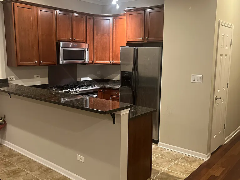 3354 W Ogden Ave #4 — Photo 3
