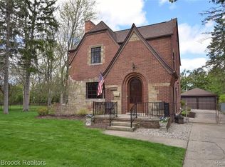 18890 Hillcrest St, Franklin, MI 48025